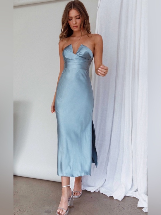 Selfie Leslie Dresses & Skirts - Selfie Leslie Ma Jolie Strapless Midi Dress Blue